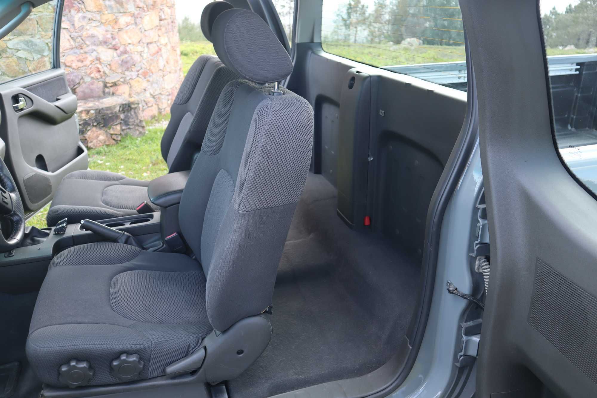 NISSAN NAVARRA 2.5 DCI COMERCIAL