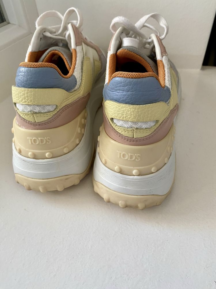 Кросівки Tods жіночі