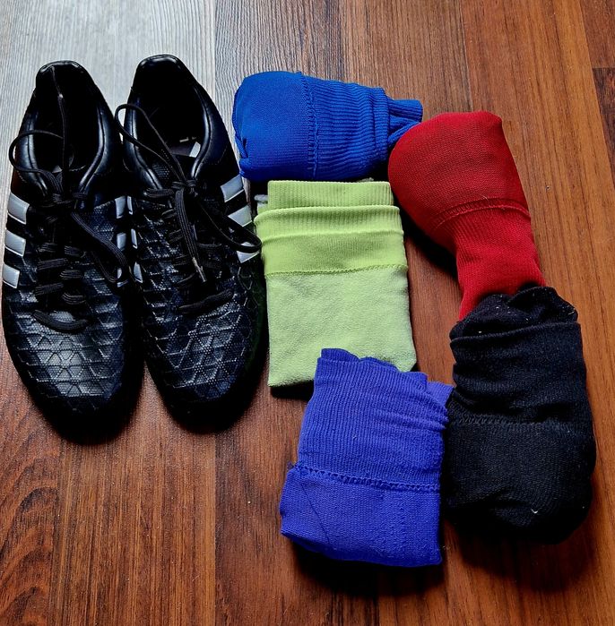 Buty sportowe dziecięce Adidas korki lanki. Rozmiar 33. Wkładka ok 21c