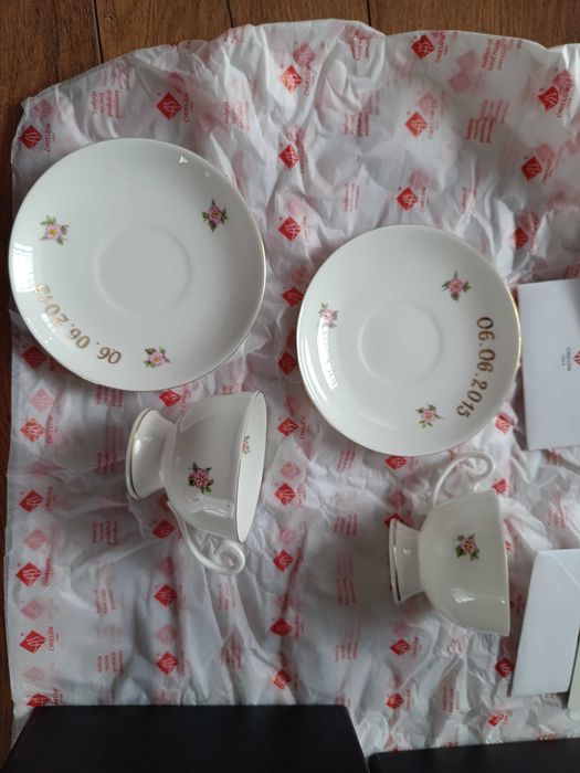 Ćmielów filiżanki podstawki grawer