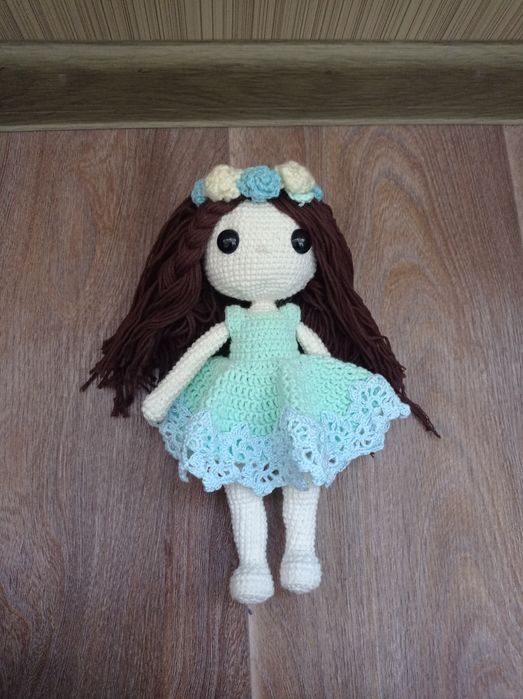 В'язана лялька, ручна робота