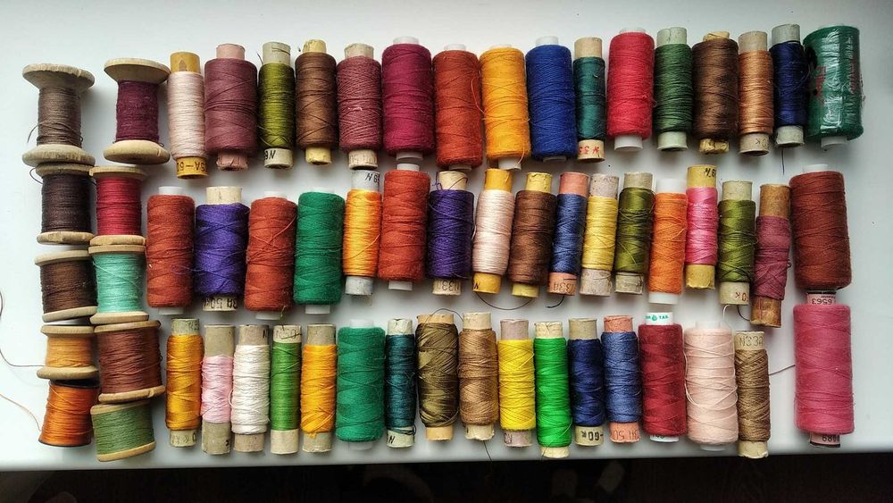 Нитки цветные (остатки) и нитки Polyester