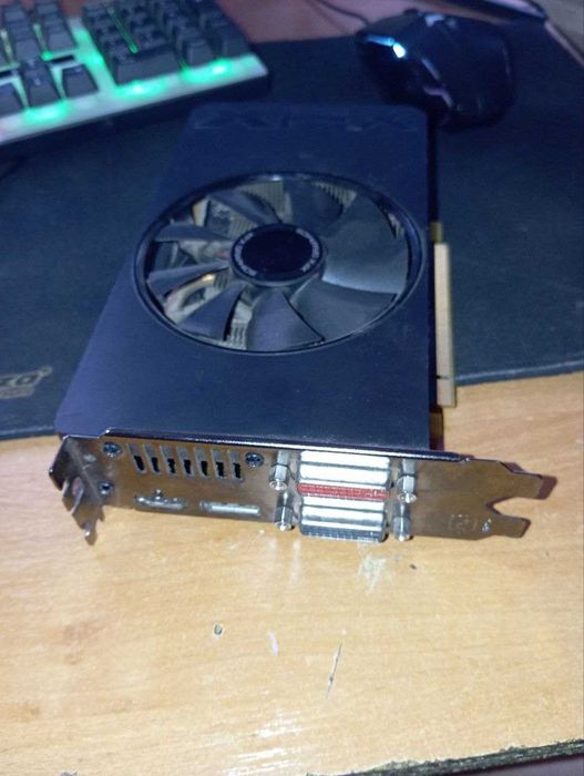 Видеокарта XFX Radeon R7 260X 2GB