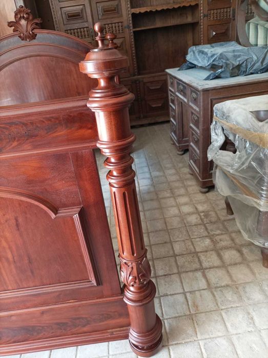 Cama individual Madeira Cerejeira Americana, inicio Sec XX