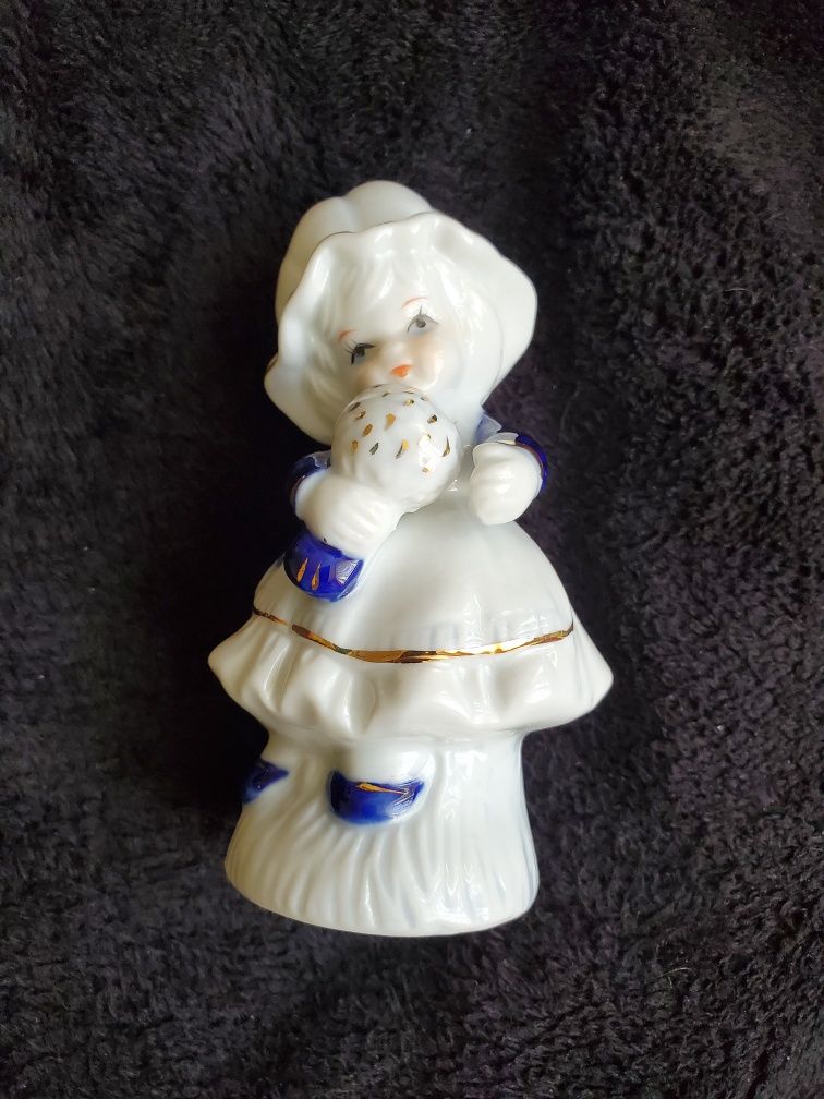 Piękna figurka porcelanowa Vintage Dziewczynka z bukietem