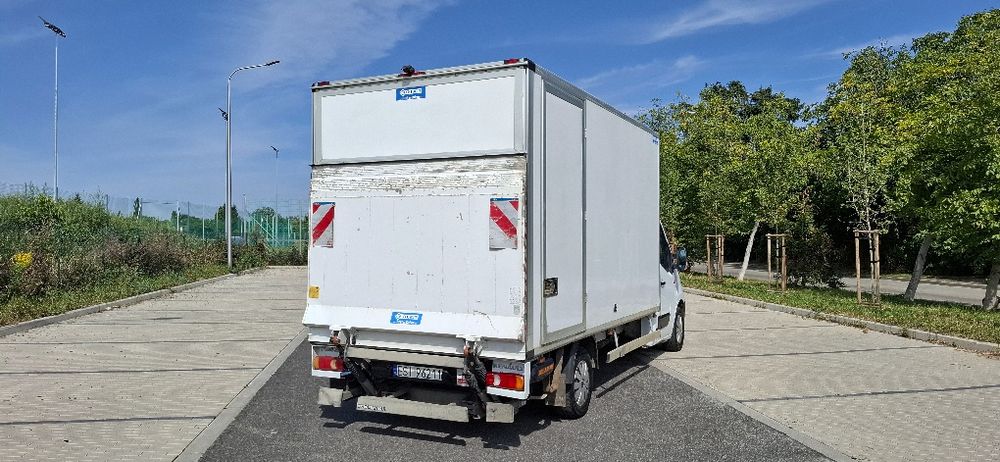 Renault Master kontener z windą 2017