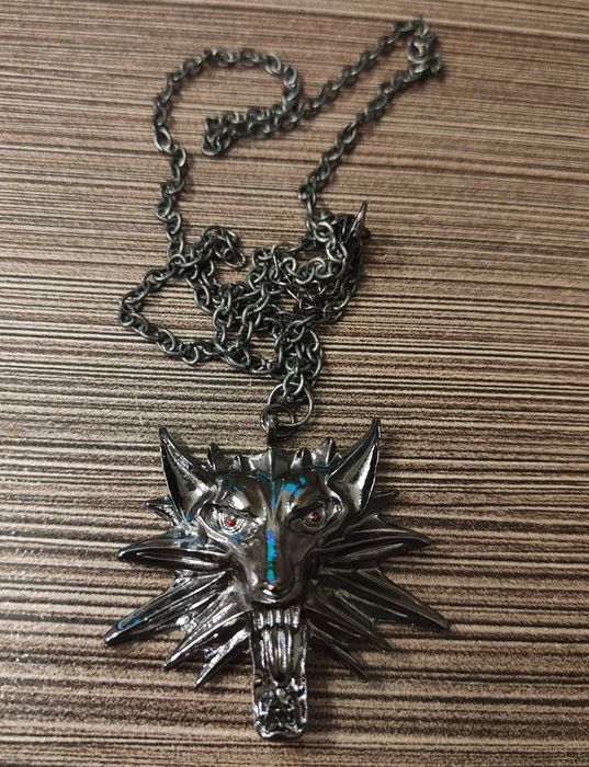 Medalion wilka wiedźmin metalowy serial gra Geralt amulet