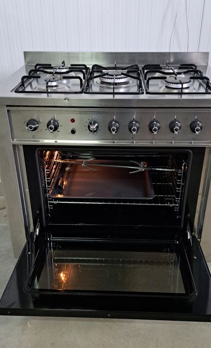 Професійна газова плита Indesit