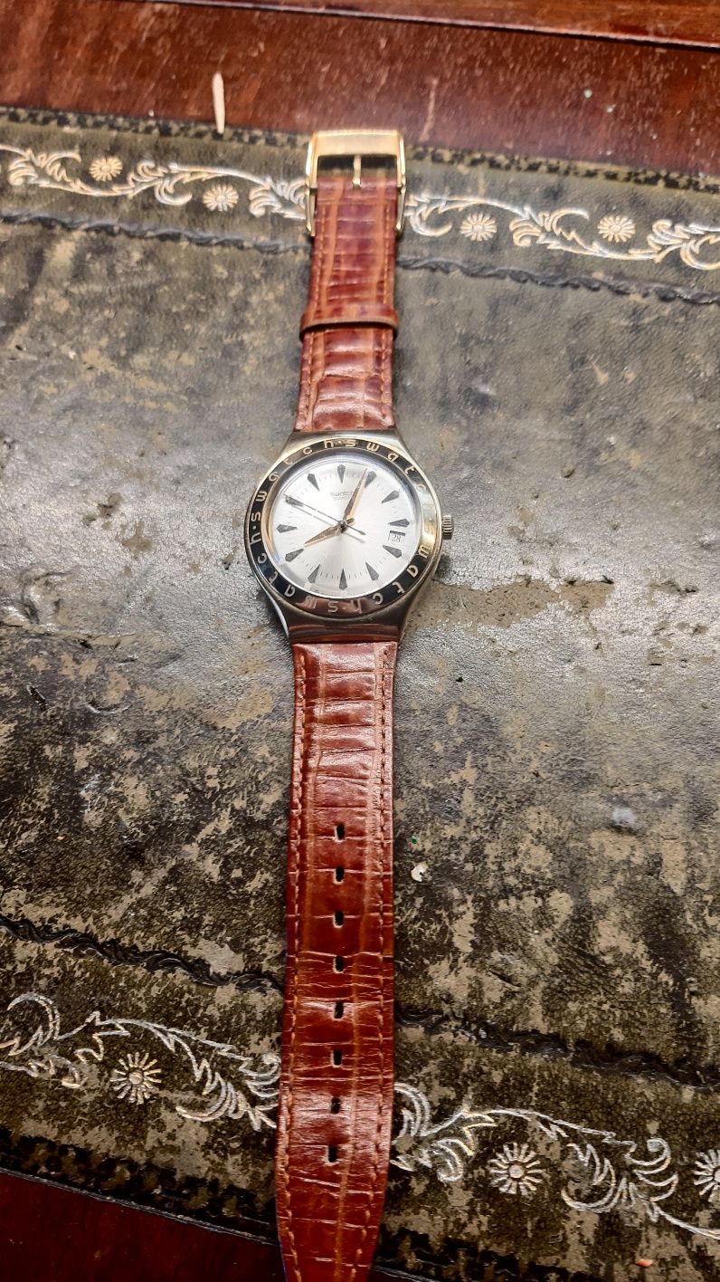 Наручные часв Swatch позолота