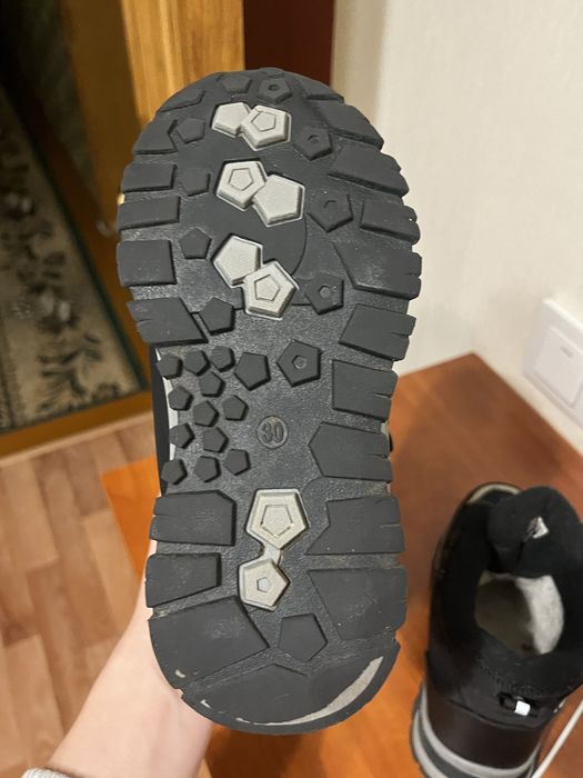 Продам зимове взуття BI&KI на хлопчика
