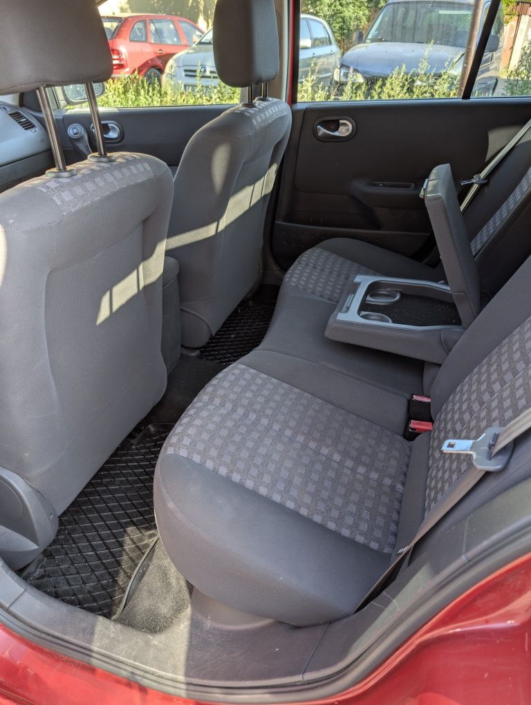 Renault Megane 2006rok 1.4v benzyna, niski przebieg