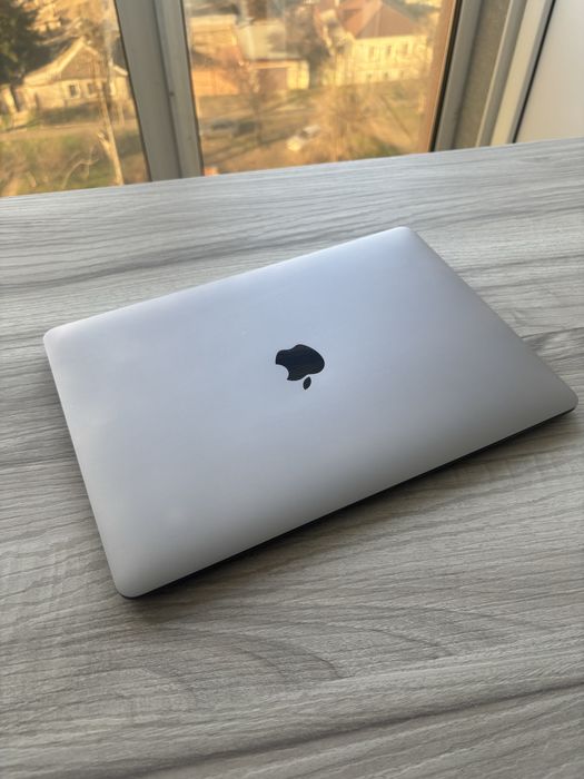Macbook Air M1 (не работает экран)
