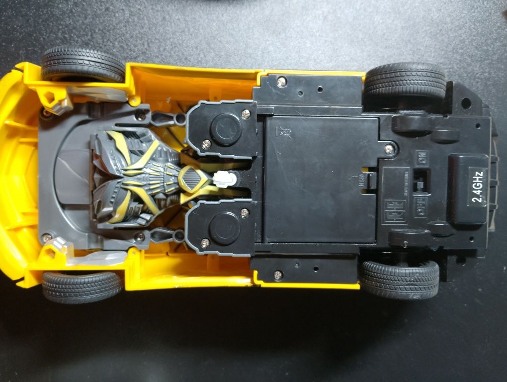 Samochód sterowany transformer 2w1 żółty