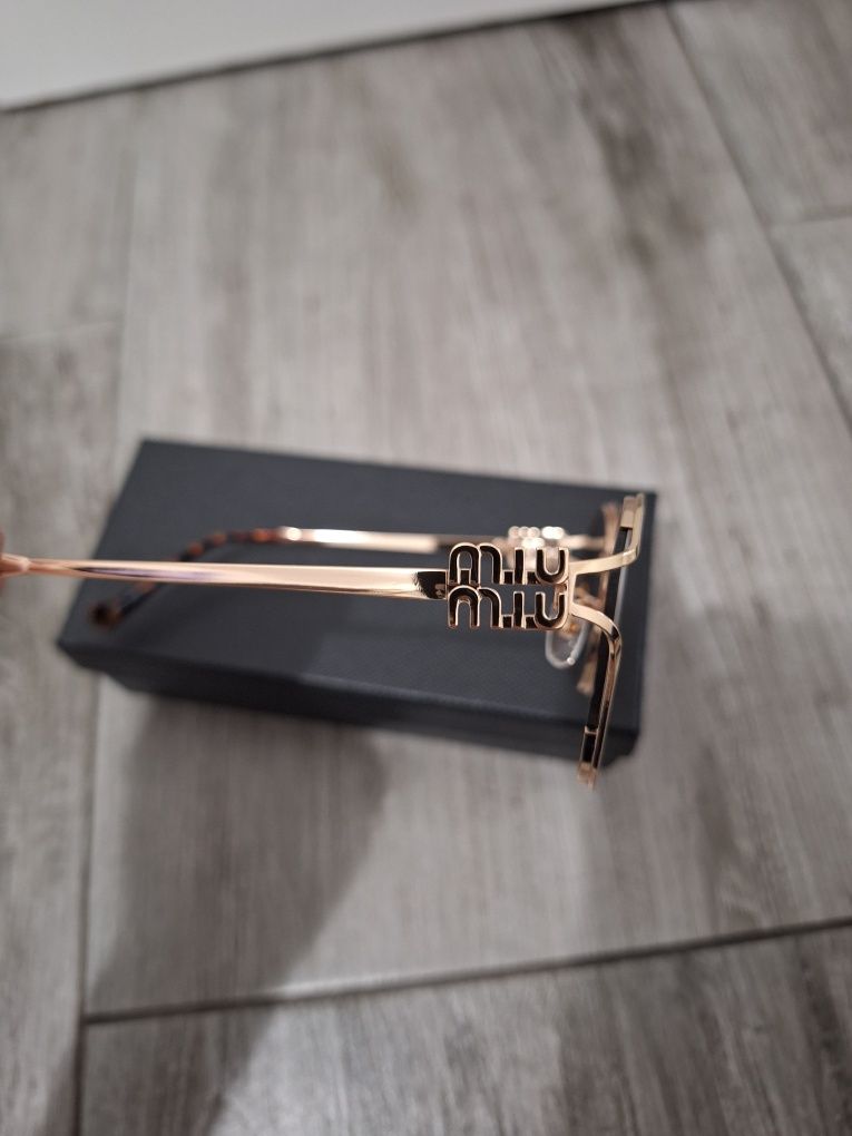 Miu miu okulary przeciwsłoneczne