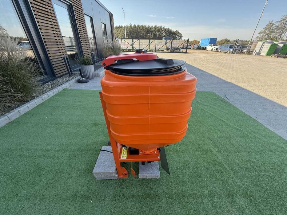 Posypywarka solarka na hak do samochodu quada