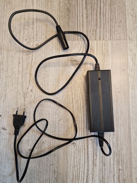 Ładowarka do roweru elektrycznego 24V Li-ion