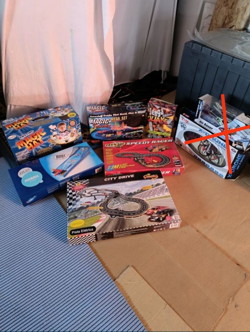 Brinquedos vários de 10€ a 15€