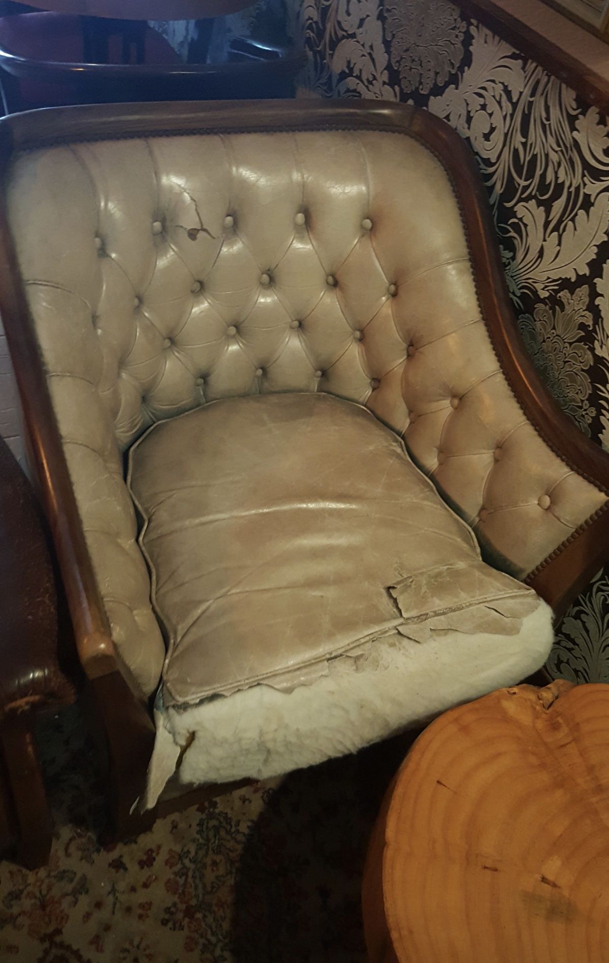 Cadeirões Pele Chesterfield / Capitone