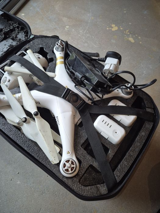 Dron dji phantom 3 pro uszodzony