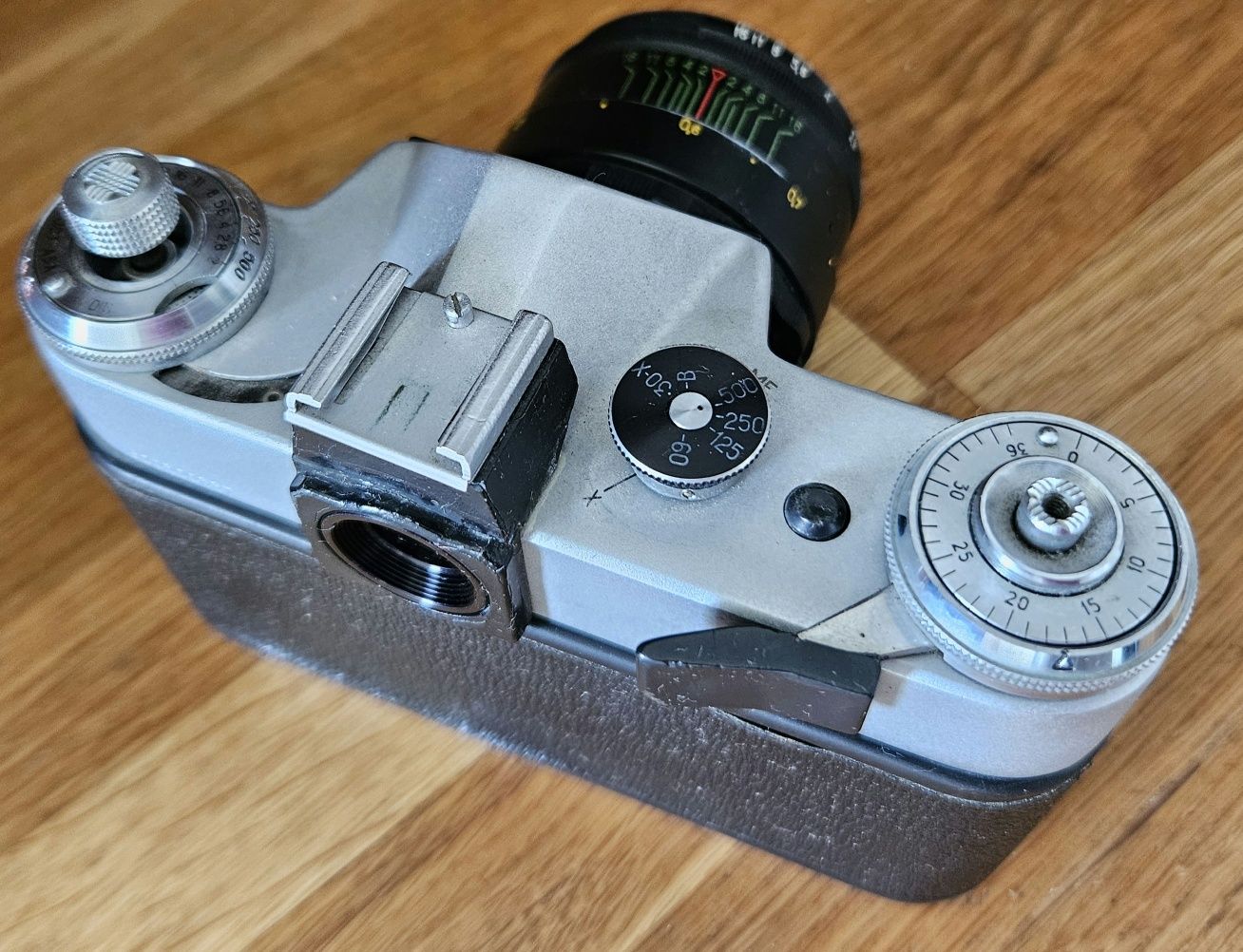 Aparat Zenit-E Obiektyw Helios-44-2 oraz etui