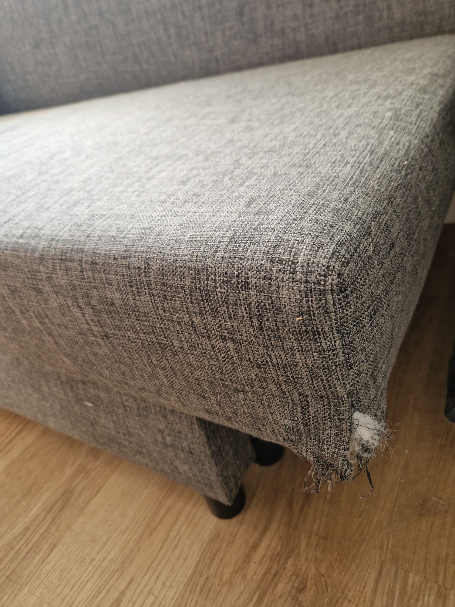 Sofa rozkładana z pojemnikiem na pościel