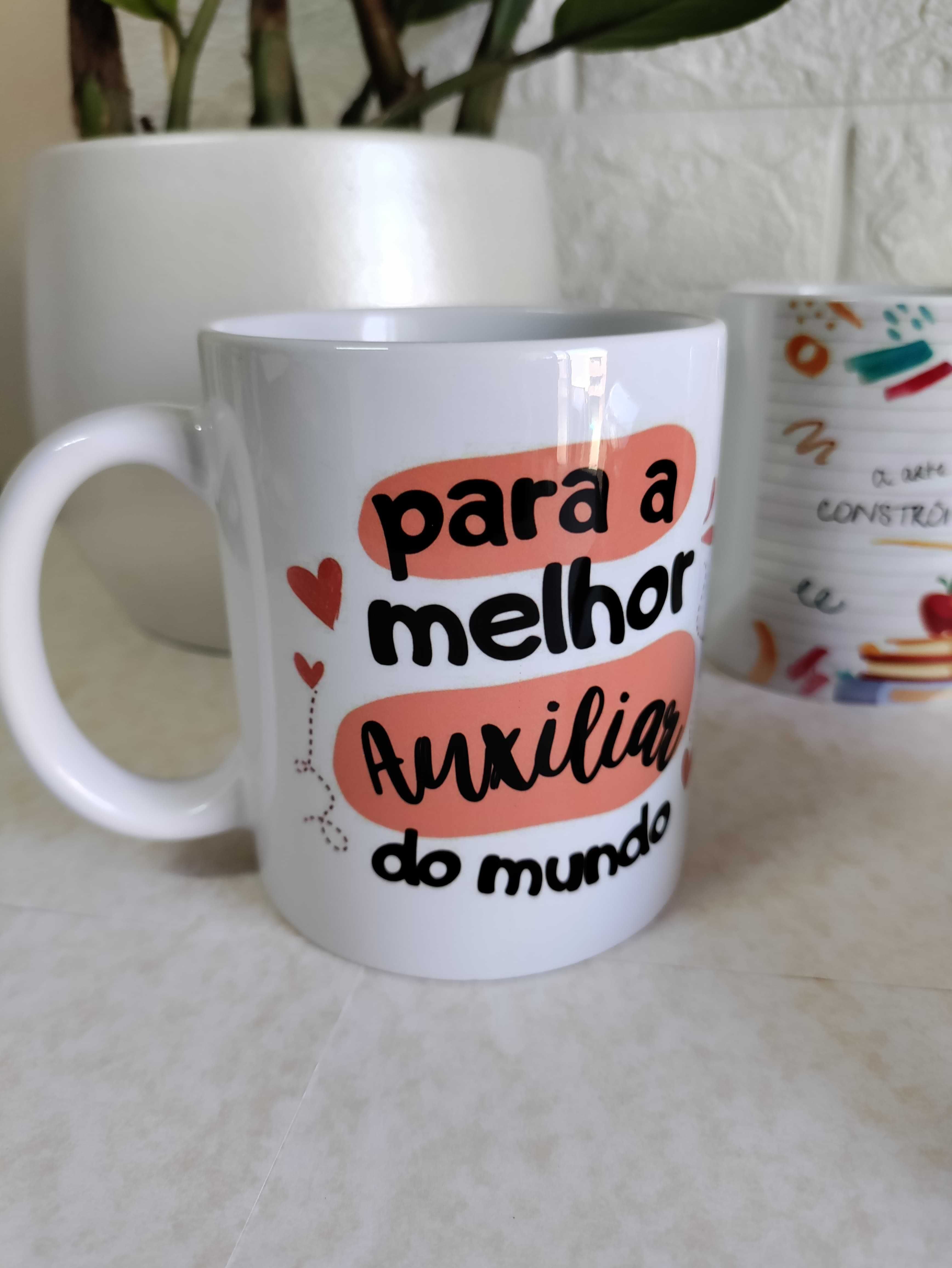 Canecas para auxiliar, educadora e professora