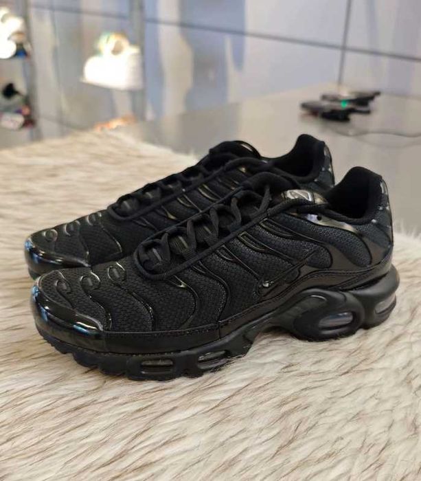 "Buty damskie Trampki"Nike_Air_Max_TN_Plus_czarny R.43