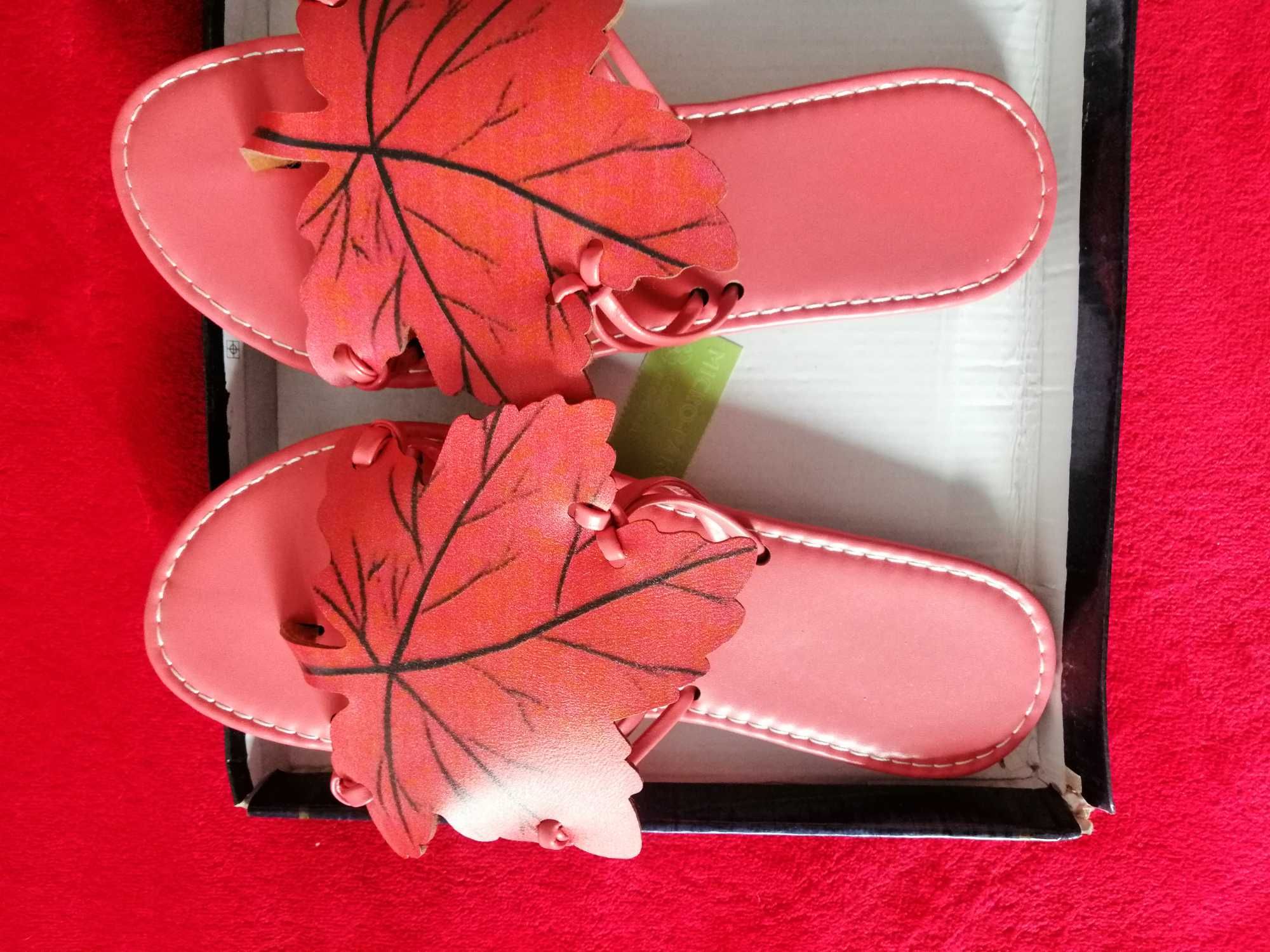 Chinelas novas sem usar
