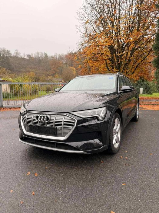 Топчик комплектація Audi e-tron -95 кв.,  21 модельний рік камери 360