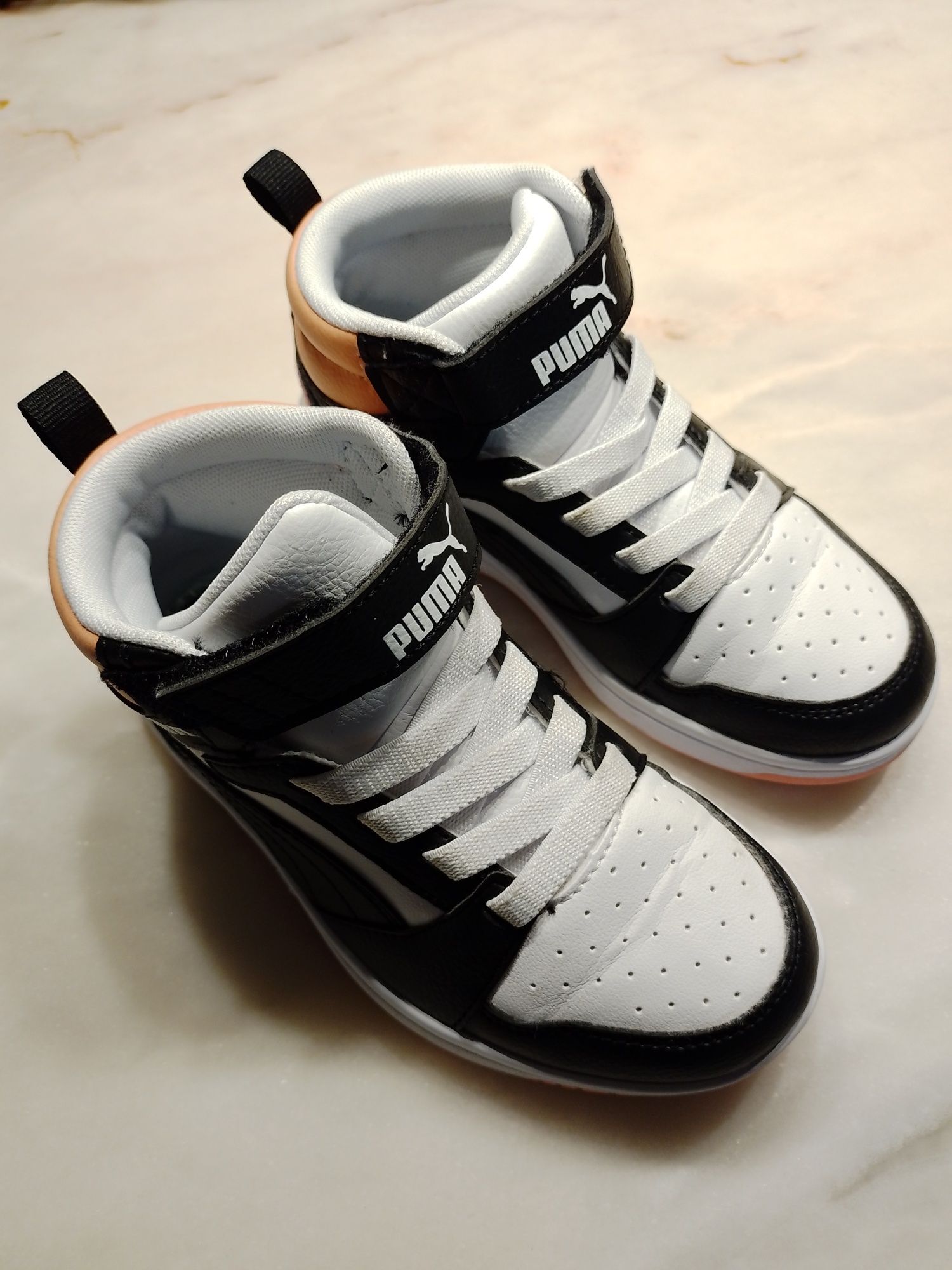 Botas Puma Rebound V6 Mid