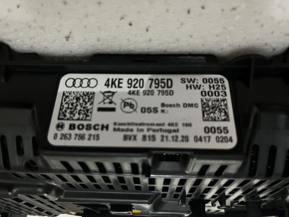 Audi E-TRON LICZNIK ZEGARY 4KE920798D jak nowy