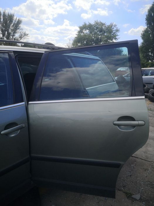 Volkswagen Passat B5 kombi polift drzwi LA6W
