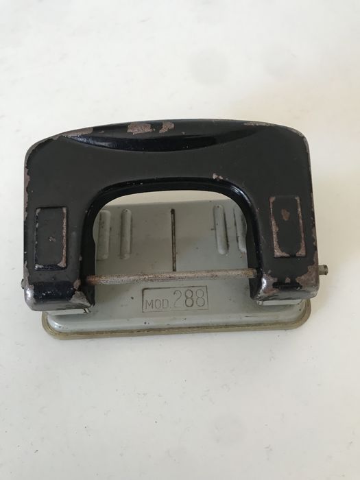 Furador de escritorio Sax made in Austria