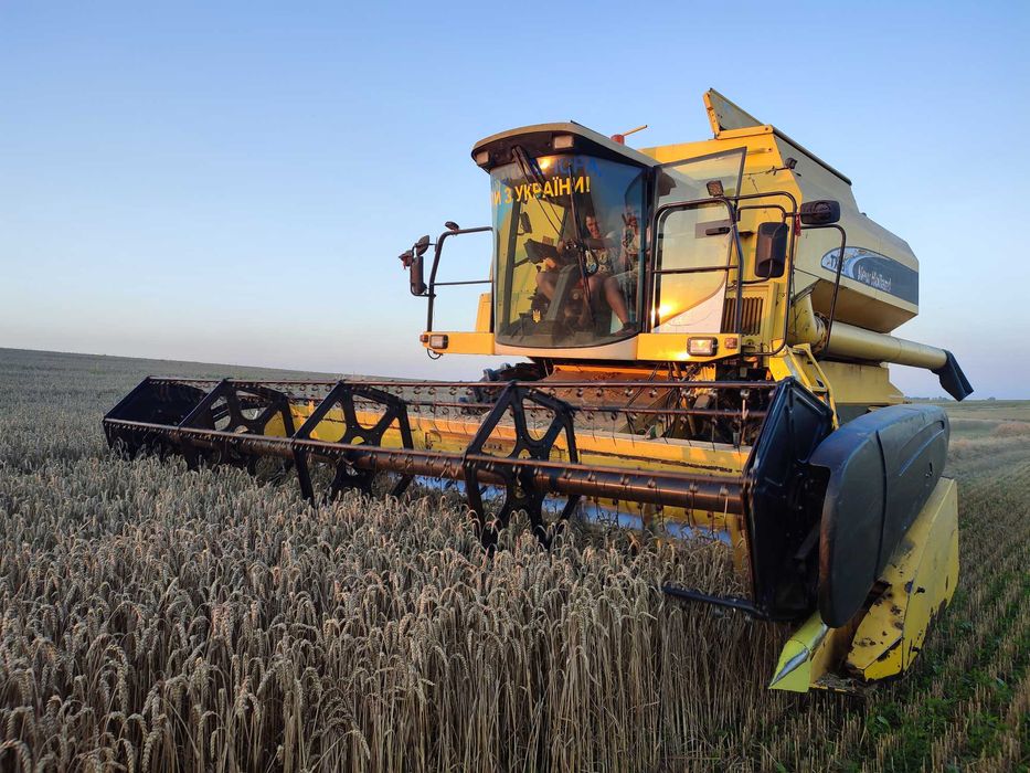 Комбайн New Holland TX68