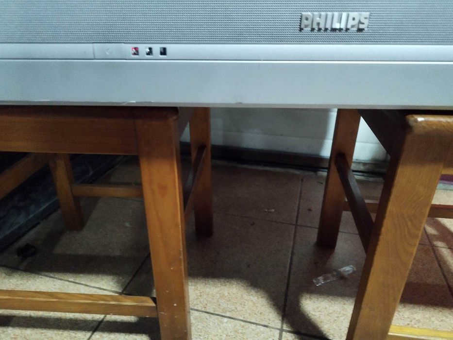TV plasma preto 80/ TV Philips