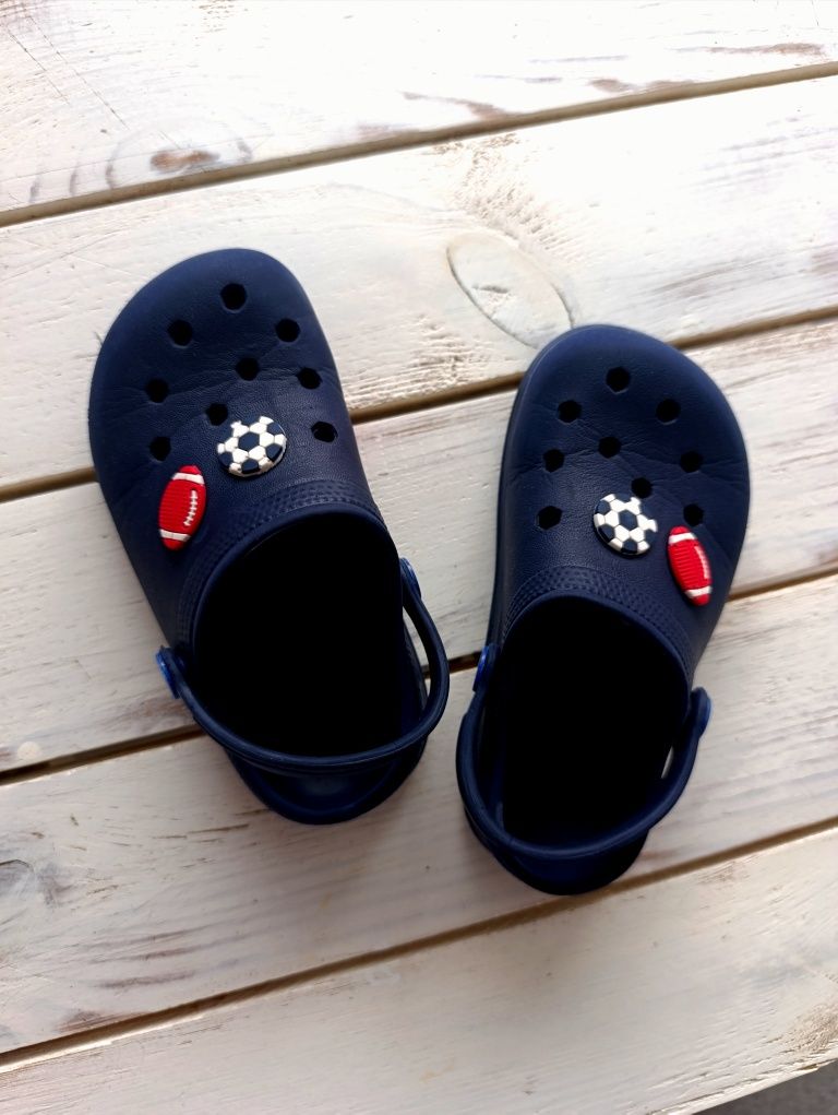 Klapki, sandałki dziecięce, a'la crocs, granatowe, piłki, 27