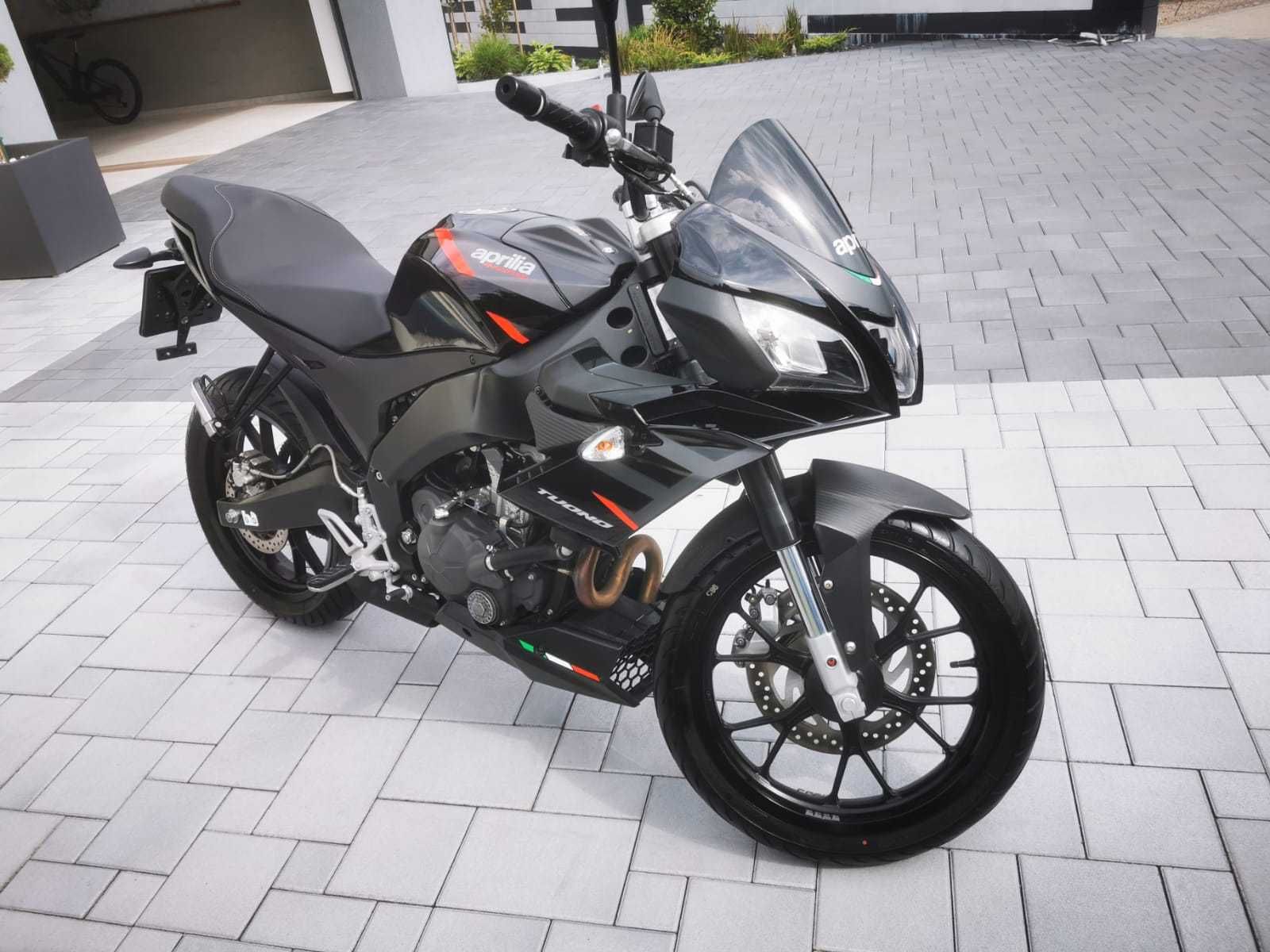 Aprilia tuono 125