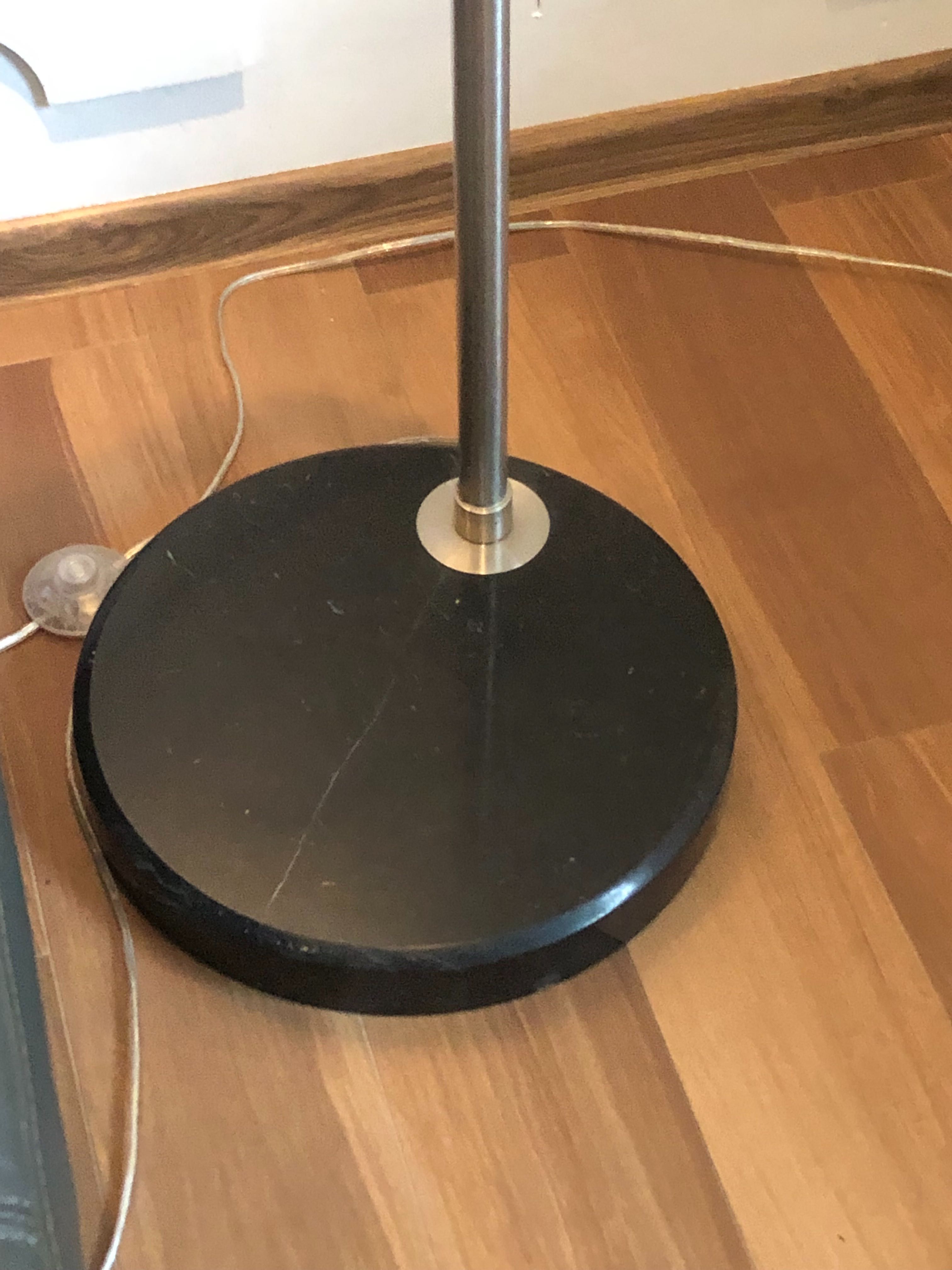 Lampa stojąca srebrna
