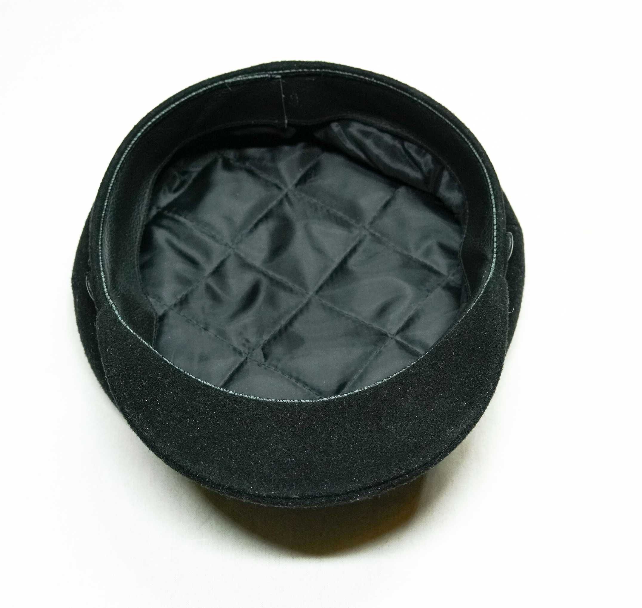 Maciejówka czarna - czapka. Handmade z pracowni kapeluszy w Gdańsku