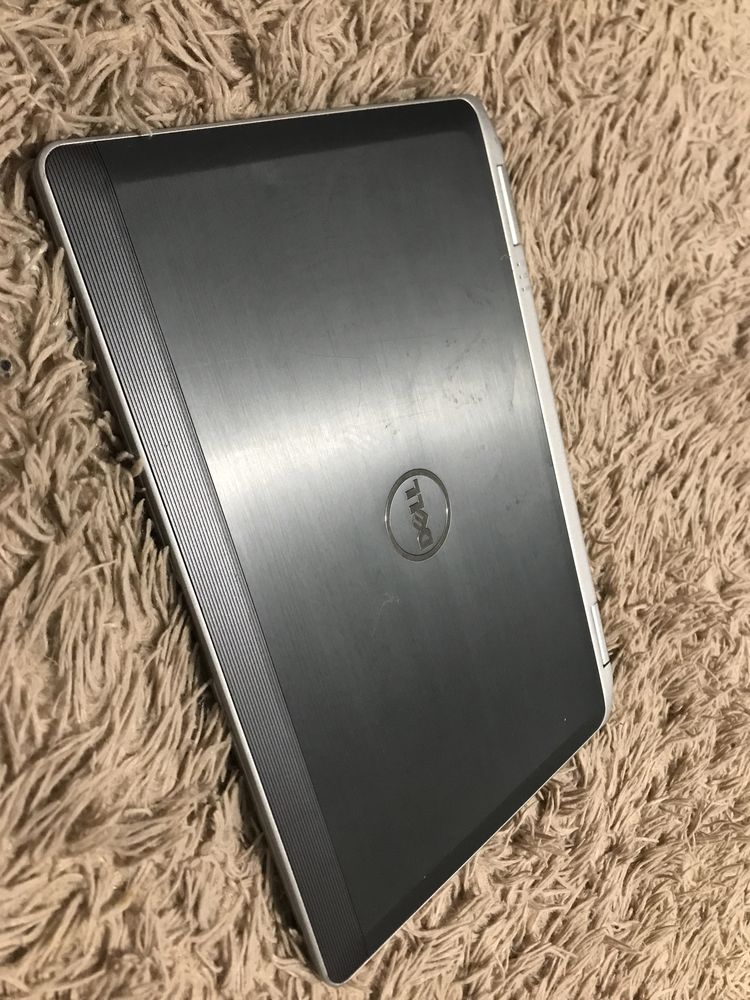Ноутбук Dell Latitude E6330 з батареєю, в комплекті зарядка