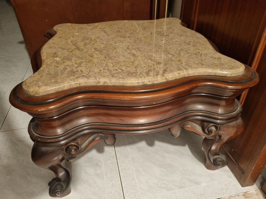 Vende se mesa de apoio de sala