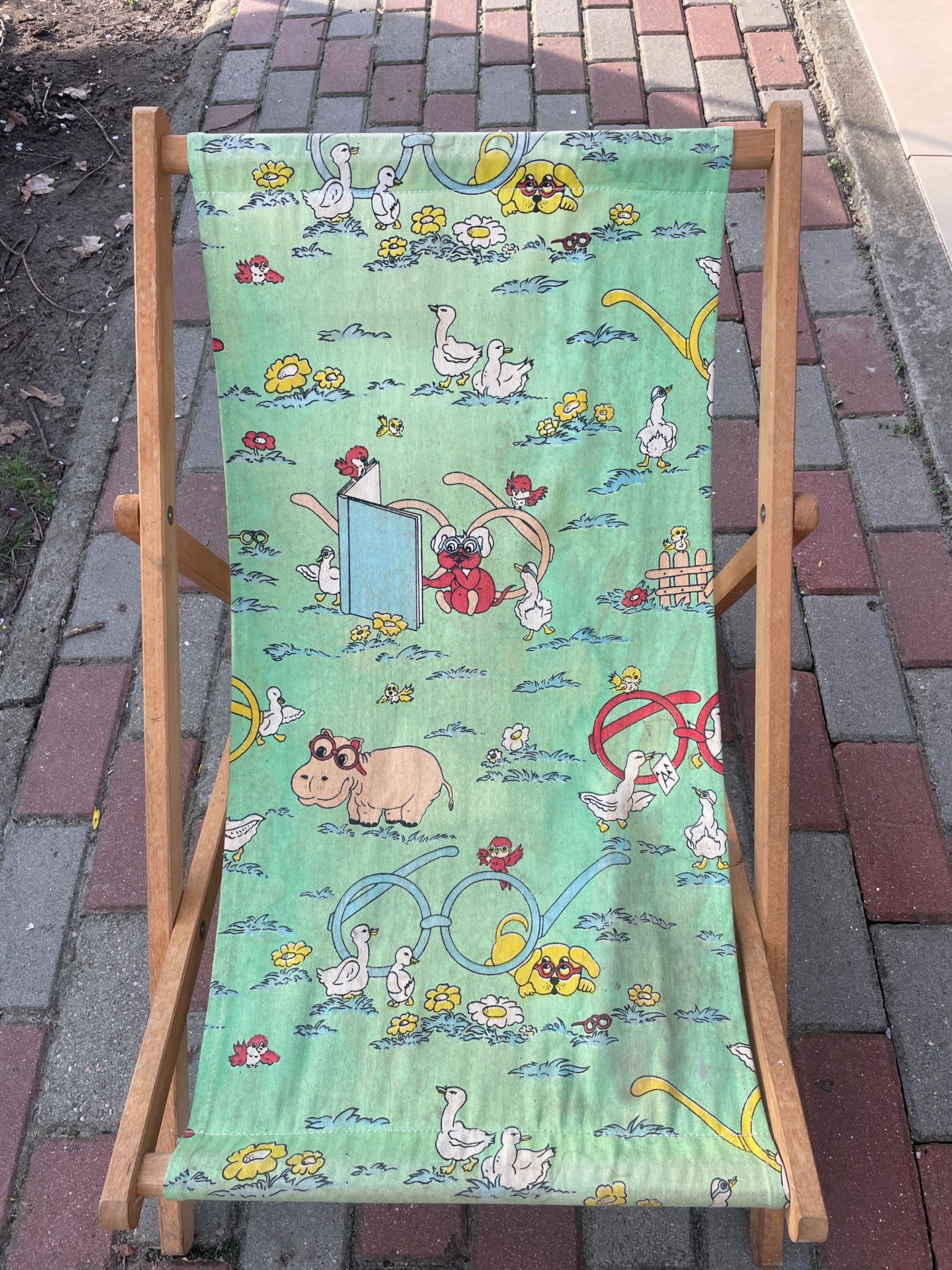 Dziecięcy leżak drewniany