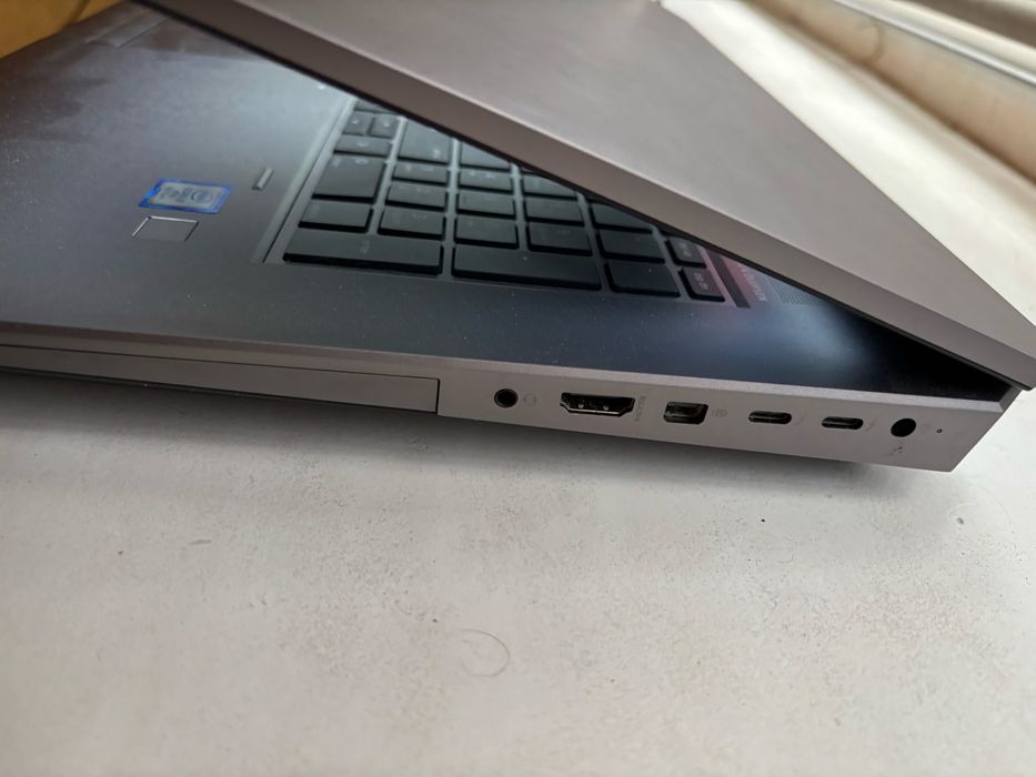 HP ZBook 17 G5 – 17.3″ | i7-8850H | Quadro P2000 | 16 GB | SSD 512 GB