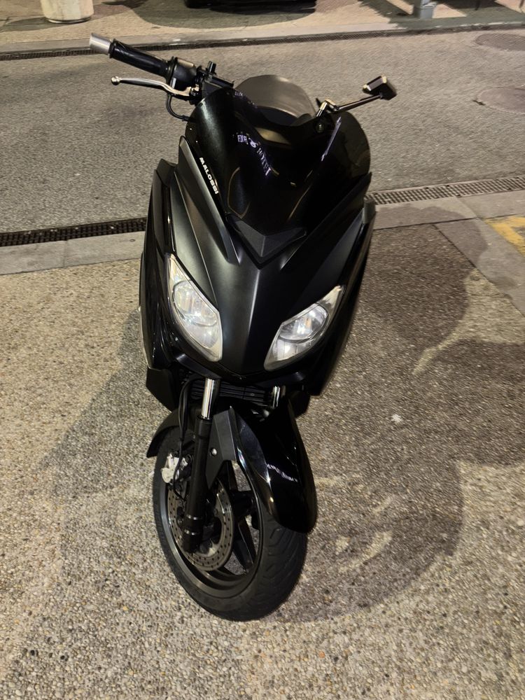 Yamaha Xmax  125 - Como Nova