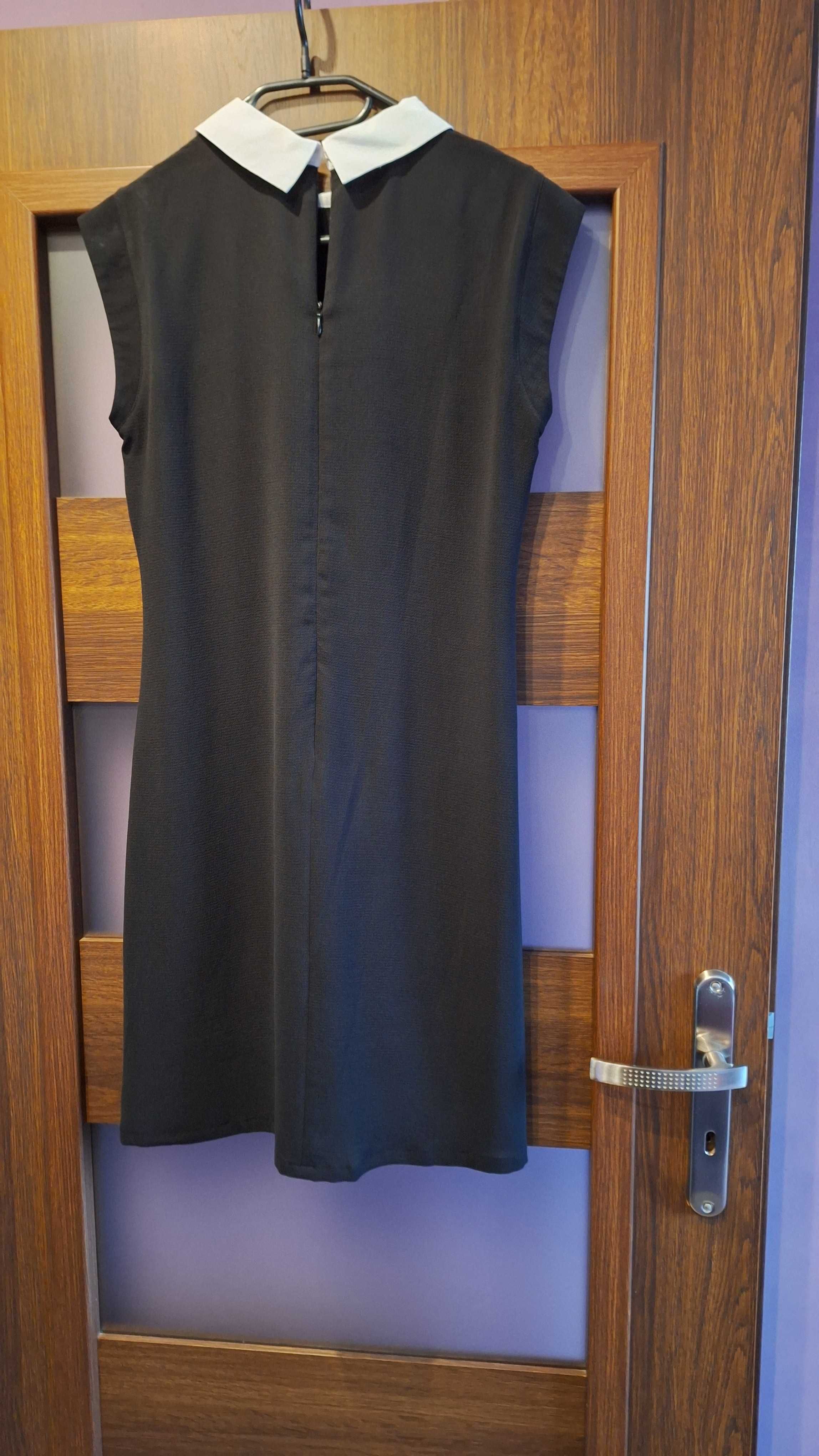 Krótka, czarna, wizytowa sukienka