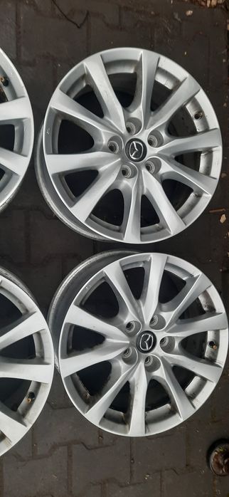 Mazda 17 5x114,3 et 50 komplet