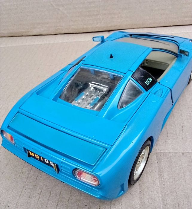 автомобіля Bugatti EB 110 1о,