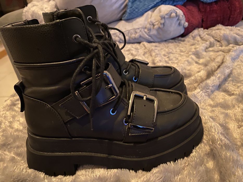 Botas berskha com plataforma c/ novas