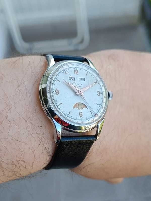 Monte Valjoux 90 Triple Date Moonphase