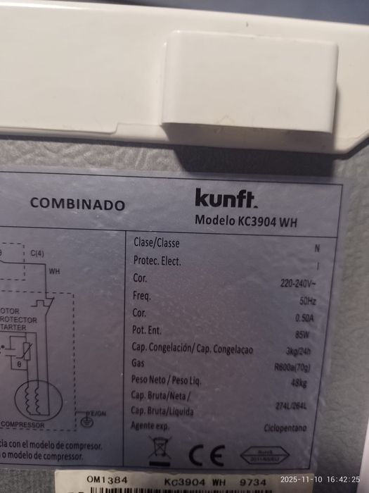 Frigorífico Kunft Combinado a funcionar perfeitamente